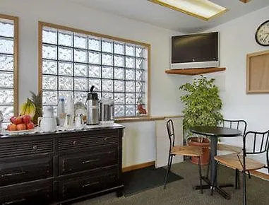 Travelodge By Wyndham Seattle North Of Downtown Motel